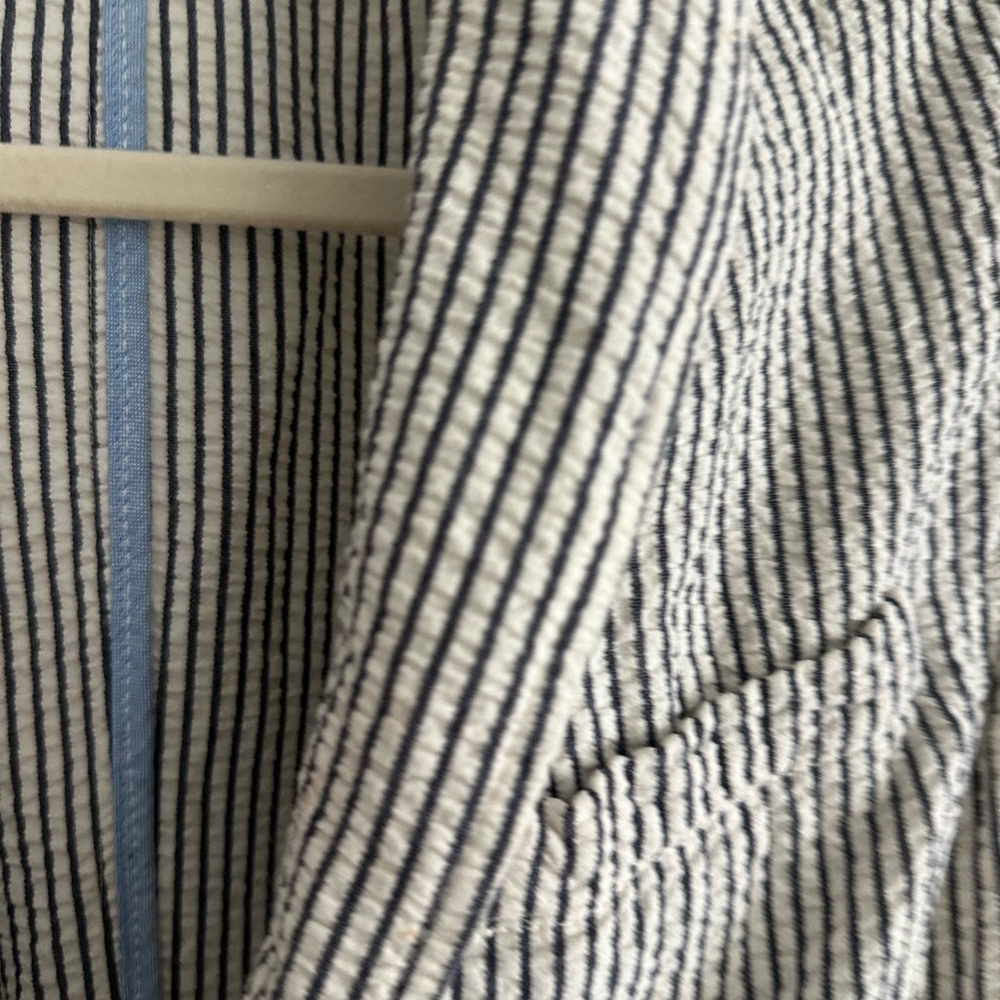 Lands' End Seersucker blue and White  Blazer - Picture 6 of 10